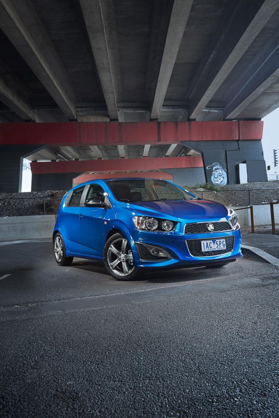  Holden Barina RS 2013 года  (фото 11 из 30)